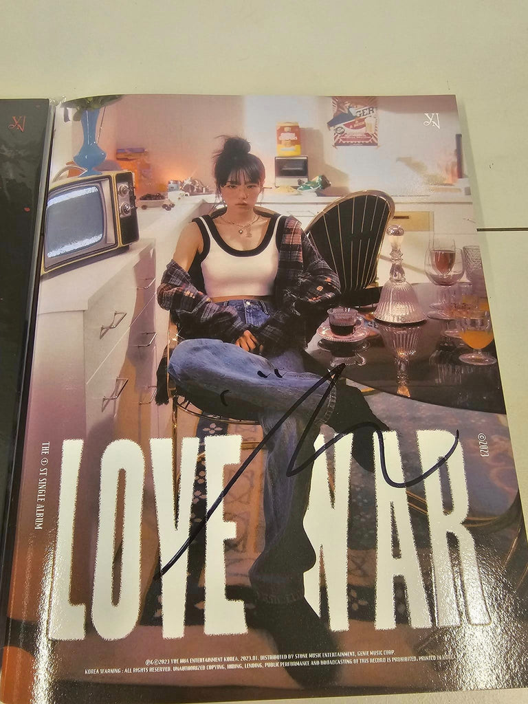 [SIGNED CD] CHOI YE NA - LOVE WAR (1ST SINGLE ALBUM) - Swiss K-POPup